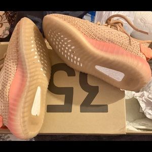 Female Adidas Yeezy Boost 350 V2 US size 6 Clay